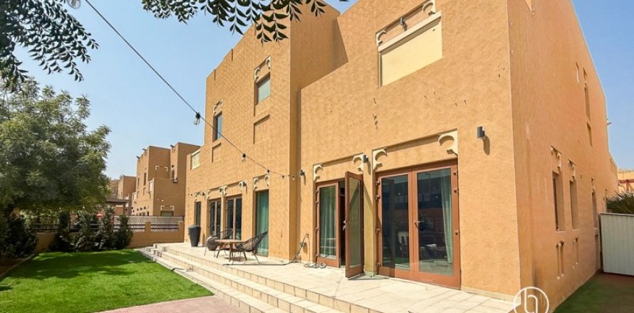 Huvila Al Furjan, Dubai, Arabiemiraatit 5 makuuhuonetta, 600 m2 № 697405