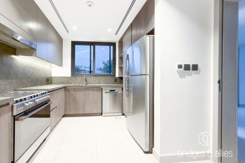 Villa para arrendamento em Tilal Al Ghaf, Dubai, EAU 4 quartos, 258 m2 № 697407 - foto 4