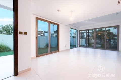 Villa para arrendamento em Tilal Al Ghaf, Dubai, EAU 4 quartos, 258 m2 № 697407 - foto 5