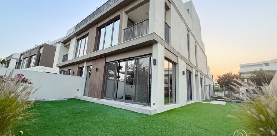 Huvila Tilal Al Ghaf, Dubai, Arabiemiraatit 4 makuuhuonetta, 258 m2 № 697407