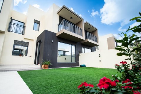Villa à Dubai Hills Estate, Dubai, EAU: 3 chambres, 285 m2 № 697402
