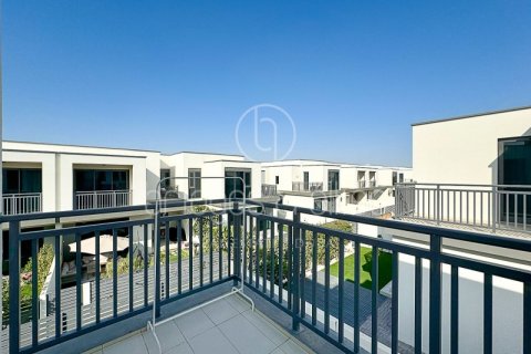 Villa para arrendamento em Dubai Hills Estate, Dubai, EAU 4 quartos, 272 m2 № 697404 - foto 1