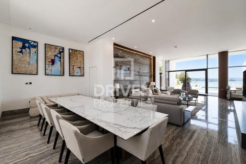 Vila u Jumeirah, Dubai, UAE 6 spavaćih soba, 2703.57 m2 Br. 741640 - fotografija 2