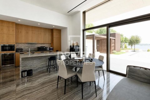 Vila u Jumeirah, Dubai, UAE 6 spavaćih soba, 2703.57 m2 Br. 741640 - fotografija 10