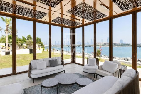 Vila u Jumeirah, Dubai, UAE 6 spavaćih soba, 2703.57 m2 Br. 741640 - fotografija 25