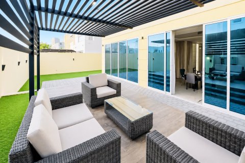 Üürile anda villa asukohaga Jumeirah Village Triangle, Dubai, AÜE: 5 magamistoaga, 0.54 m² Nr 749864 - pilt 2
