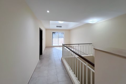 Villa in Dubai Silicon Oasis, UAE 3 bedrooms, 368.25 sq.m. № 749867 - photo 8