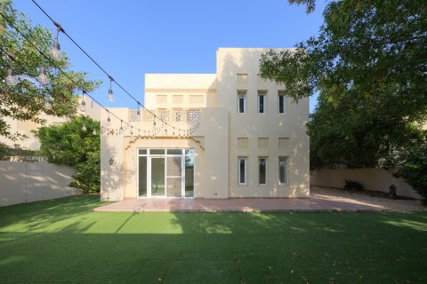 Vila v Arabian Ranches, Dubai, SAE 4 ložnice, 360.06 m² Č.: 768803 - fotografie 2