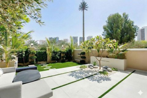 Kaupunkipientalo Jumeirah Village Circle, Dubai, Arabiemiraatit 3 makuuhuonetta, 247.43 m2 № 768806 - kuva 27