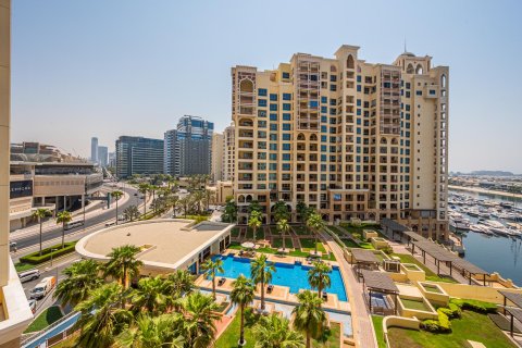 Apartment in Palm Jumeirah, Dubai, UAE 2 bedrooms, 161.18 sq.m. № 768808 - photo 16
