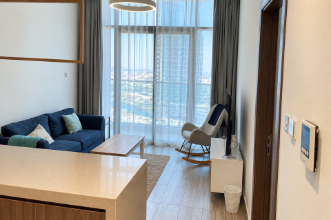 Apartment in Jumeirah Lake Towers, Dubai, UAE 1 bedroom, 69.83 sq.m. № 768807