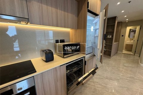 Appartement te koop in Jumeirah Lake Towers, Dubai, VAE 1 slaapkamer, 69.1 vr.m., nr 639159 - foto 11