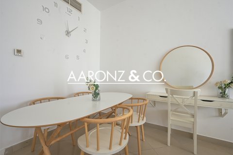 Apartman u gradu Jumeirah Lake Towers, Dubai, UAE 2 spavaće sobe, 102 m2 Br. 695367 - Slika 9