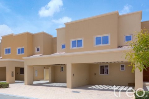 Vila u Dubai Land, Dubai, UAE 166.2 m2, 2 spavaćih soba Br. 758843