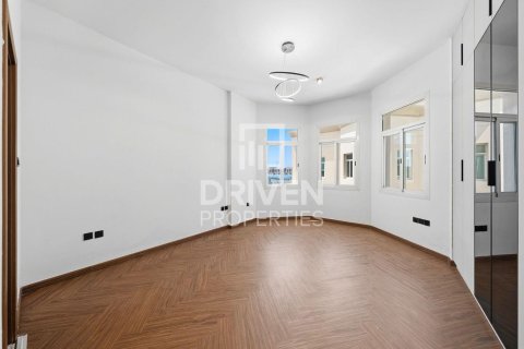 Villa zur Miete in Jumeirah, Dubai, VAE 4 Schlafzimmer, 1862.24 m2 Nr. 746579 - Foto 12