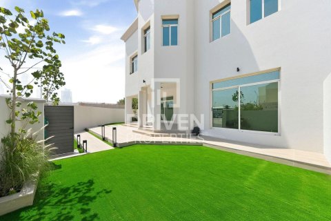 Vila di Jumeirah, Dubai, UEA 4 kamar tidur, 1862.24 m2 nomor 746579