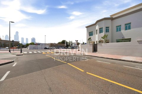 Villa zur Miete in Jumeirah, Dubai, VAE 4 Schlafzimmer, 1862.24 m2 Nr. 746579 - Foto 28