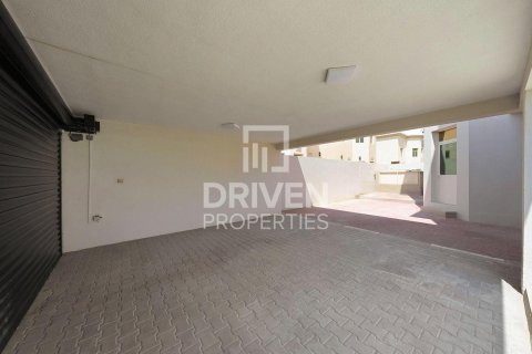 Villa zur Miete in Jumeirah, Dubai, VAE 4 Schlafzimmer, 1862.24 m2 Nr. 746579 - Foto 27
