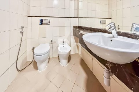 Apartment til leje i Jumeirah Lake Towers, Dubai, UAE 2 soveværelser, 90 kvm № 643176 - foto 13
