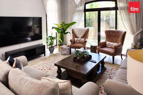 Dubai, BAE’de kiralık sıra ev 4 yatak odası, 309.4 m² No 721173 - fotoğraf 2