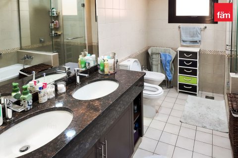 Dubai, BAE’de kiralık sıra ev 4 yatak odası, 309.4 m² No 721173 - fotoğraf 20