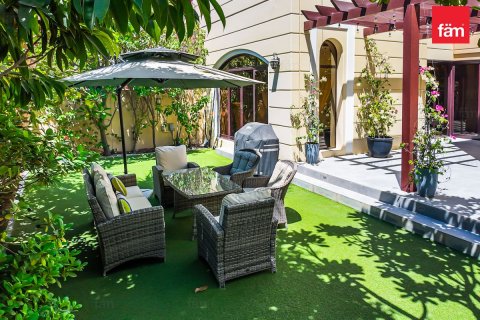 Dubai, BAE’de kiralık sıra ev 4 yatak odası, 309.4 m² No 721173 - fotoğraf 26