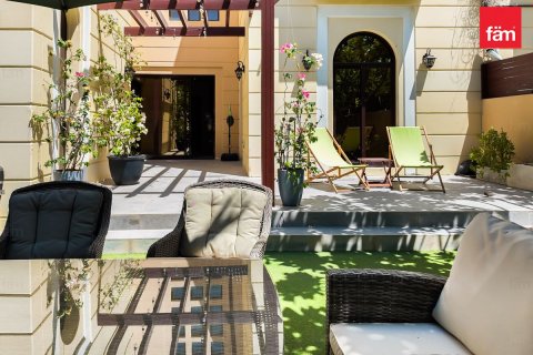 Dubai, BAE’de kiralık sıra ev 4 yatak odası, 309.4 m² No 721173 - fotoğraf 23