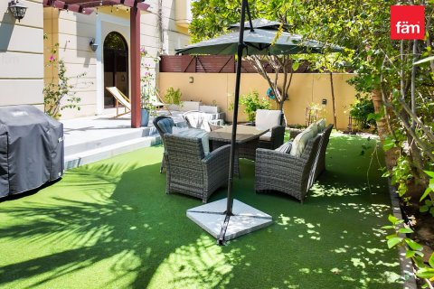 Dubai, BAE’de kiralık sıra ev 4 yatak odası, 309.4 m² No 721173 - fotoğraf 25