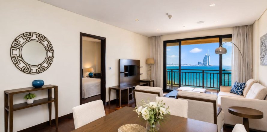 Apartament në Palm Jumeirah, Dubai, Emiratet e Bashkuara Arabe 1 dhomë gjumi, 107.6 m2. № 721175