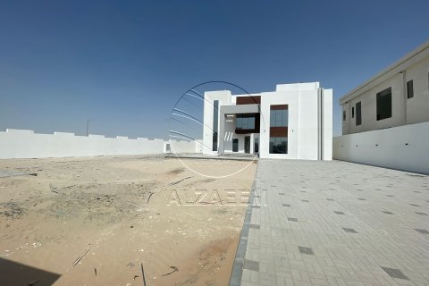Vila di Abu Dhabi, UEA 12 kamar tidur, 730 m2 nomor 662872 - foto 1