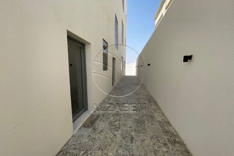 Vila di Abu Dhabi, UEA 12 kamar tidur, 730 m2 nomor 662872 - foto 16