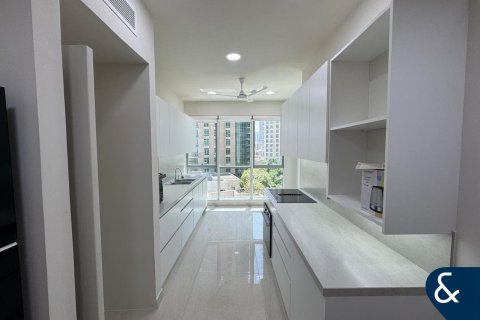 Apartamento para arrendamento em Downtown Dubai (Downtown Burj Dubai), Dubai, EAU 3 quartos, 221 m2 № 668367 - foto 3