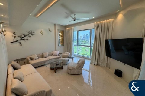 Apartamento para arrendamento em Downtown Dubai (Downtown Burj Dubai), Dubai, EAU 3 quartos, 221 m2 № 668367 - foto 1