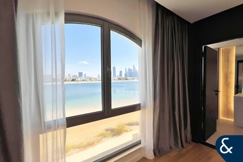 Зняти в оренду віллу в Пальма Джумейра, Дубай, ОАЕ 4 спальні, 511м2, № 668369 - фото 2