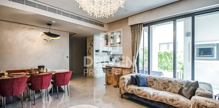 Városi lakóépület itt: Dubai Land, EAE, 4 hálószoba, 245 m², azonosító: 654322