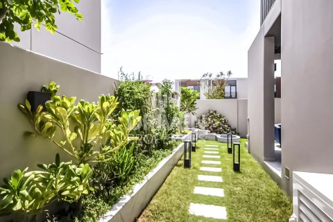 Városi lakóépület itt: Dubai Land, EAE, 4 hálószoba, 245 m², azonosító: 654322 - fénykép 15