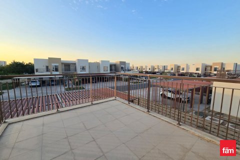 Apartment til salg i Dubai, UAE 2 soveværelser, 107.5 kvm № 713054 - foto 11