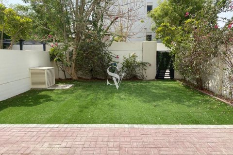 Rijtjeshuis te huur in Town Square, Dubai, VAE 3 slaapkamers, 220 vr.m., nr 726591 - foto 9