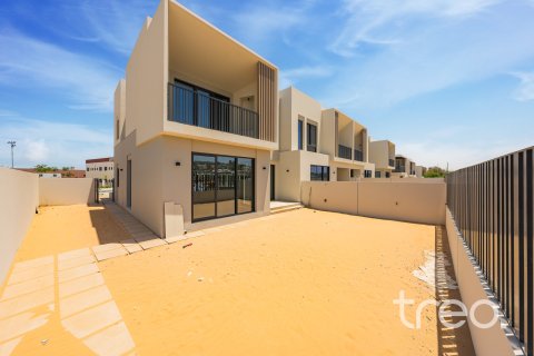 Řadový dům v Dubai, SAE 4 ložnice, 357.4 m² Č.: 755429
