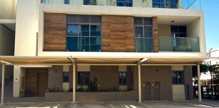 Adosado en Dubai, EAU 2 dormitorios, 161 m² № 661724