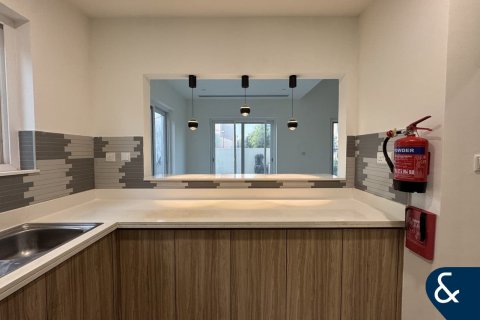 Снять в аренду таунхаус в Dubai Land, Дубай, ОАЭ 4 спальни, 209м2, № 667986 - фото 8