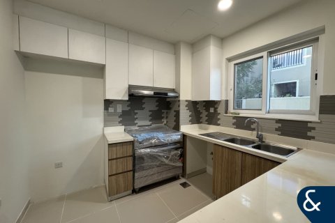 Снять в аренду таунхаус в Dubai Land, Дубай, ОАЭ 4 спальни, 209м2, № 667986 - фото 6