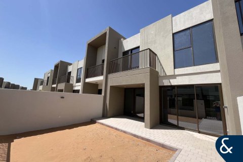 טאונהאוס להשכרה ב Dubai Land, Dubai, איחוד האמירויות 3 חדרי שינה, 184 מ"ר, מספר 667985 - תמונה 1