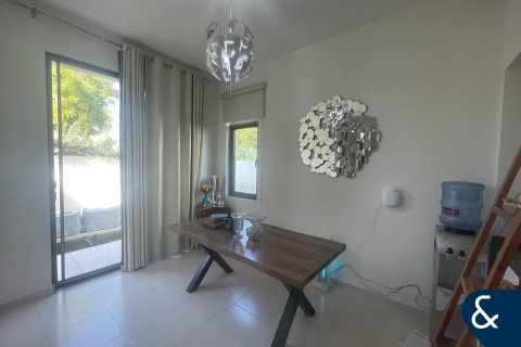 Reem, Dubai, UAE의 판매용 빌라 침실 3개, 212제곱미터 번호 684977 - 사진 7