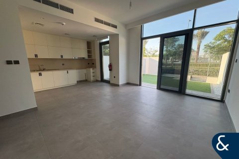 Huvila Arabian Ranches 3, Dubai, Arabiemiraatit 3 makuuhuonetta, 193 m2 № 684979 - kuva 2