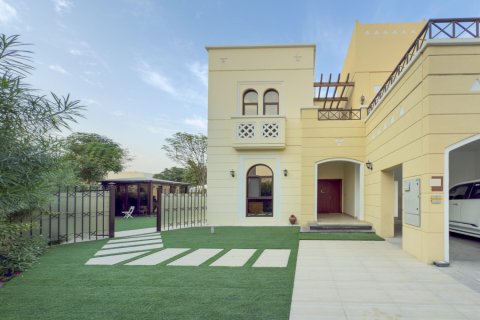 Vila u gradu Mudon, Dubai, UAE 4 spavaće sobe, 574 m2 Br. 677486 - Slika 19