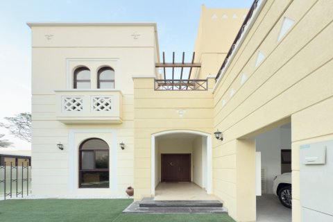 Vila u gradu Mudon, Dubai, UAE 4 spavaće sobe, 574 m2 Br. 677486 - Slika 14
