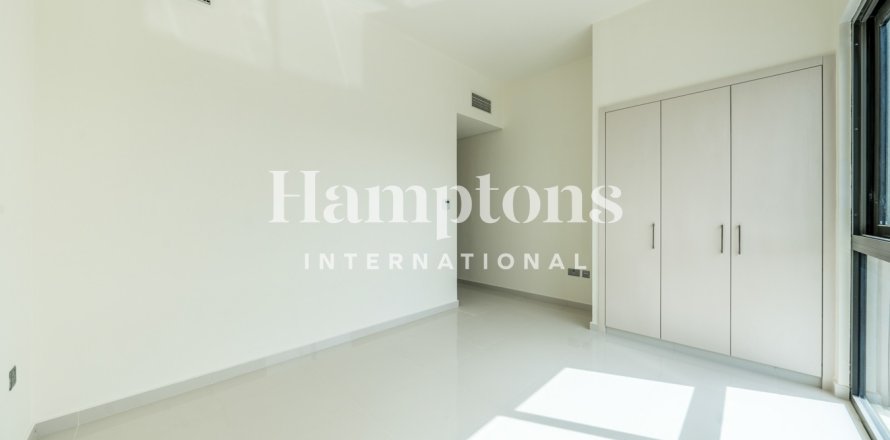 ویلا در Dubai ، امارات متحده عربی 3 خوابه ، 174.843 متر مربع.  شماره 669372