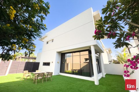 Villa til salgs i Dubai, Emiratene 3 soverom, 306.2 kvm Nr. 712874 - Foto 1