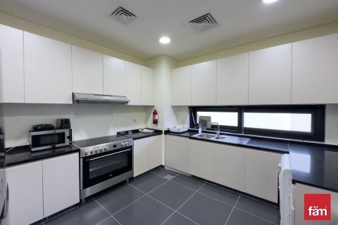 Villa til salgs i Dubai, Emiratene 3 soverom, 306.2 kvm Nr. 712874 - Foto 10